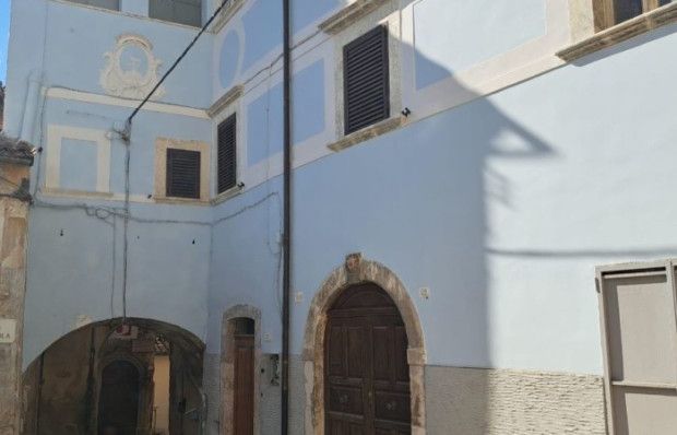 Property photo 2 of 20