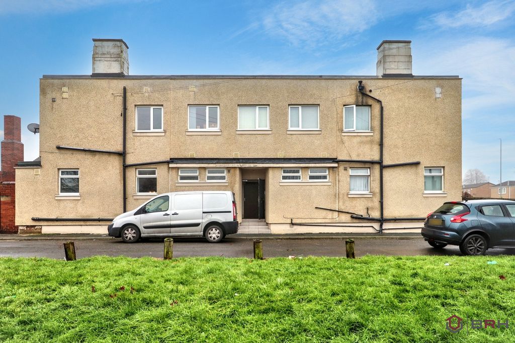 Property photo 1 of 17