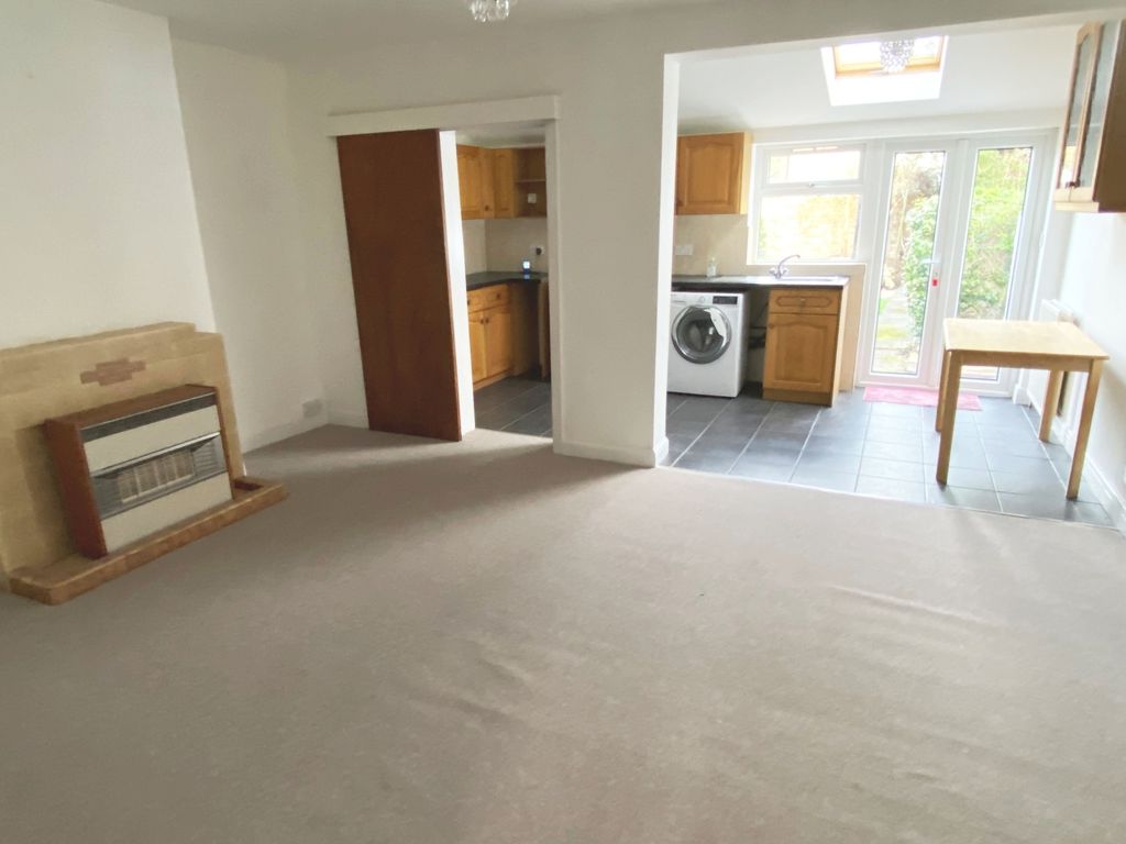 Property photo 3 of 9 Dining