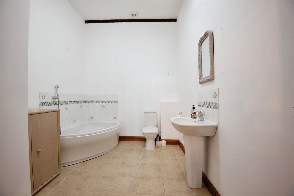 Property photo 3 of 23