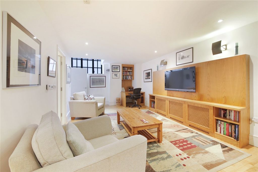 Property photo 3 of 11 Picture No. 14