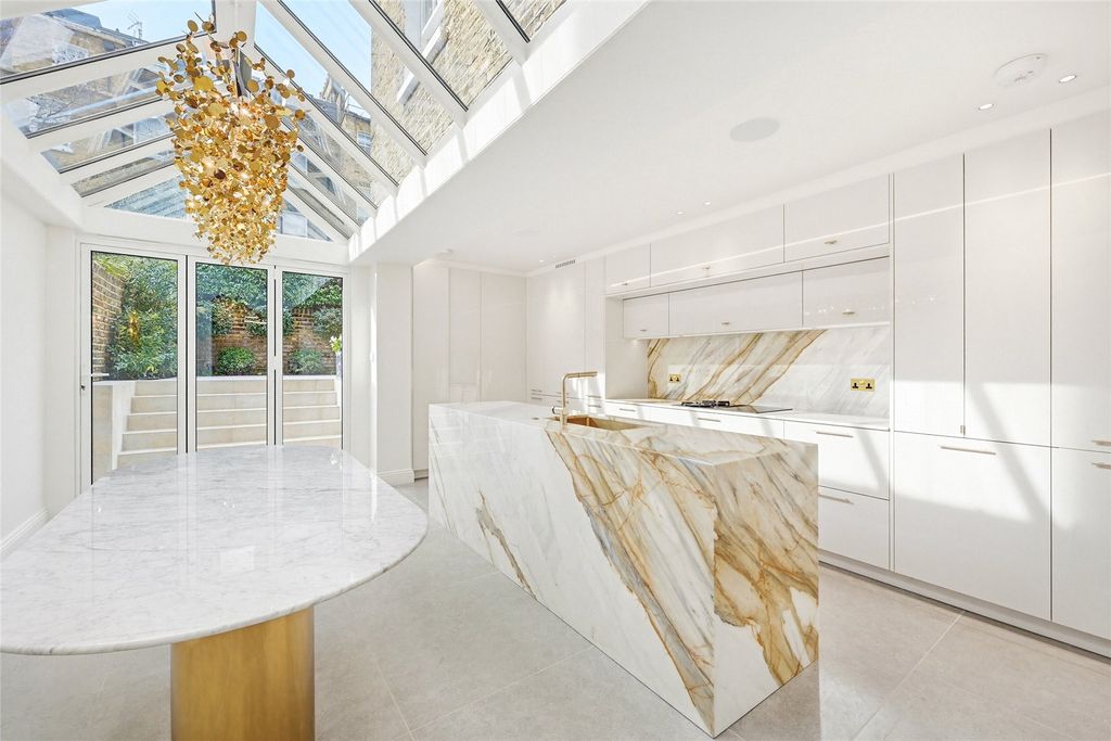 Property photo 1 of 18 Picture No. 06