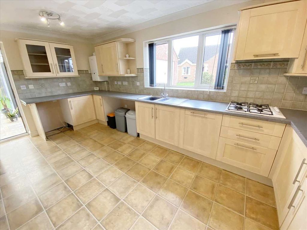 Property photo 3 of 17 Dining Kitchen: