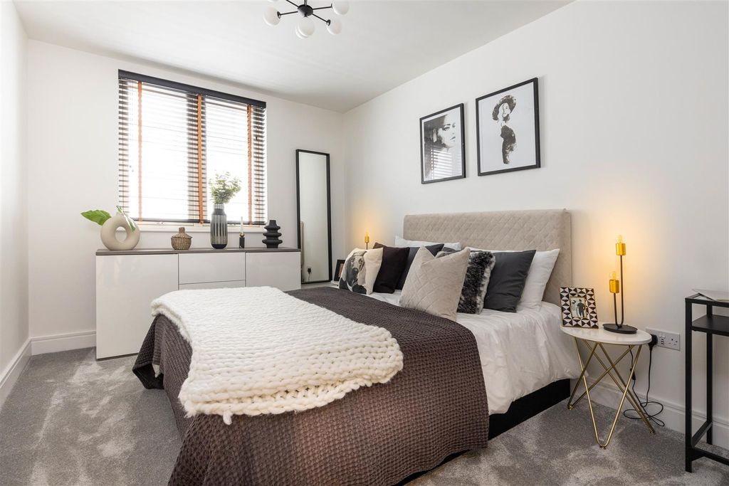 Property photo 3 of 8 Cre_9816.Jpg