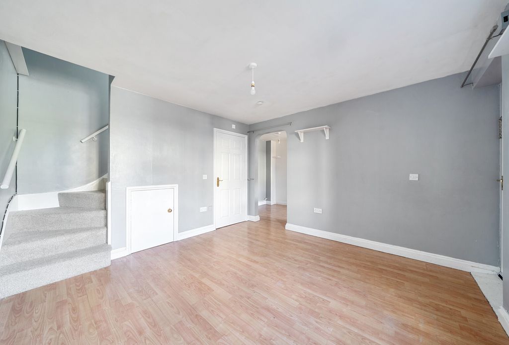 Property photo 2 of 8 1451520-13-69Fa1c...