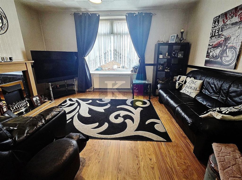 Property photo 2 of 16