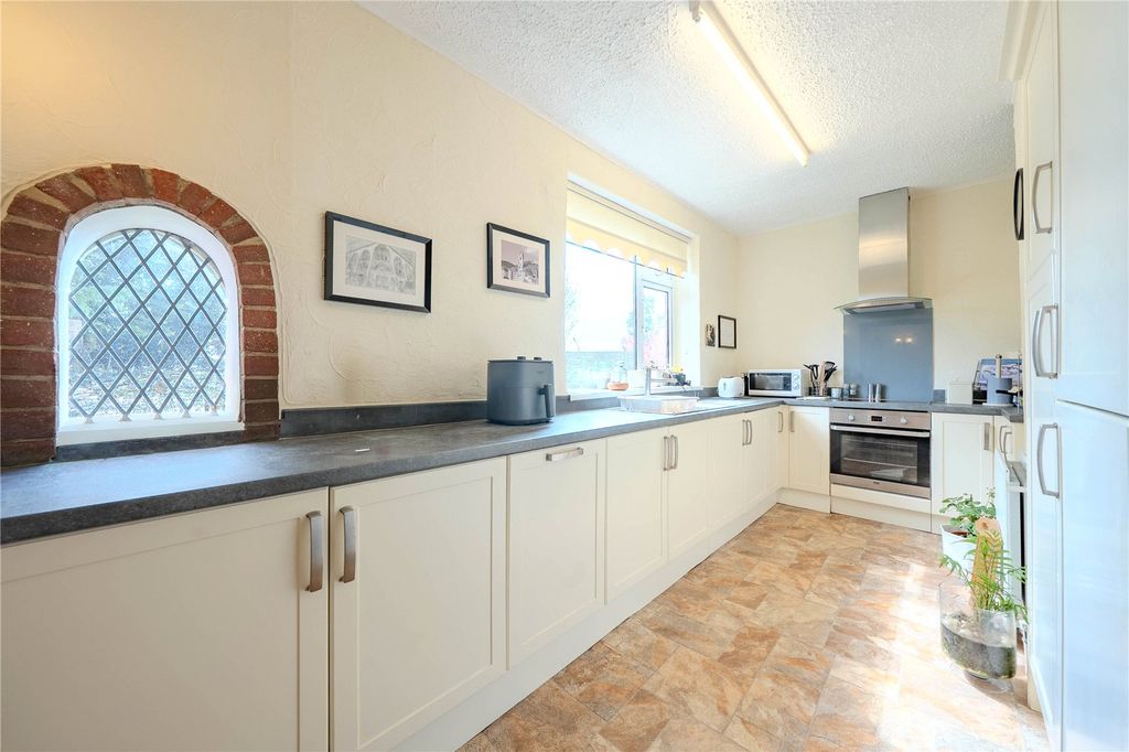 Property photo 2 of 18 Picture No. 22