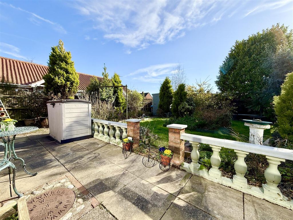 Property photo 2 of 21 Garden