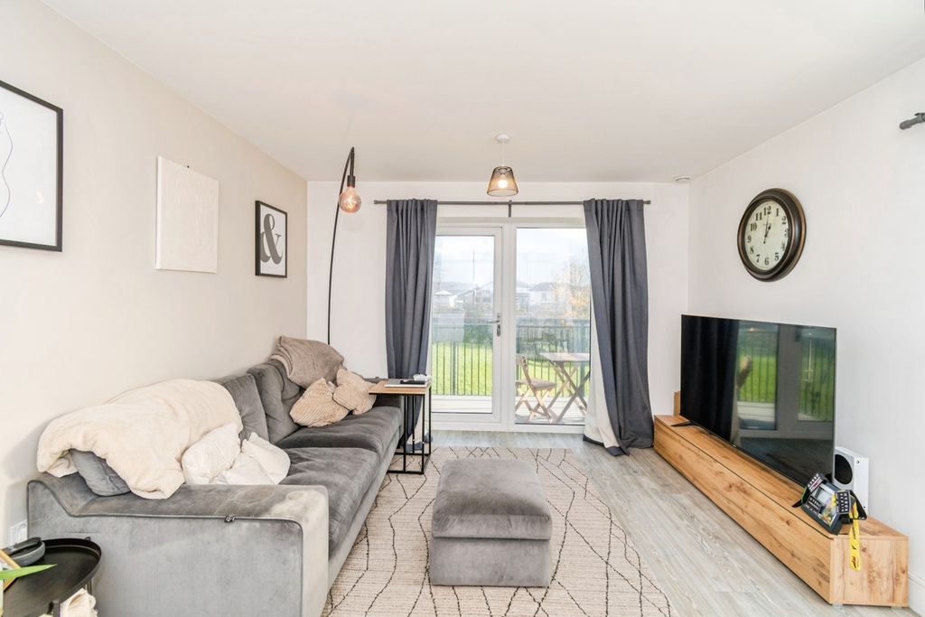 Property photo 3 of 13 Pbox-Img.Jpg