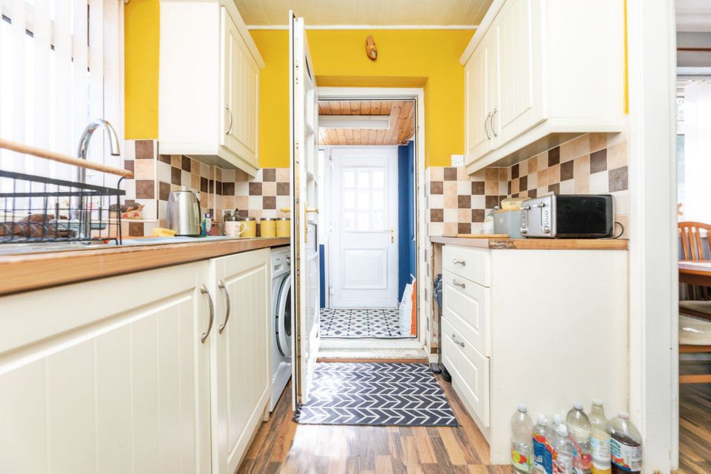 Property photo 3 of 18 2A8A8459
