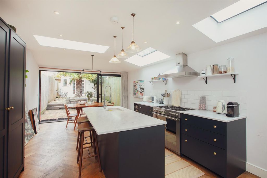 Property photo 1 of 21 Make This One The First Image.Jpg