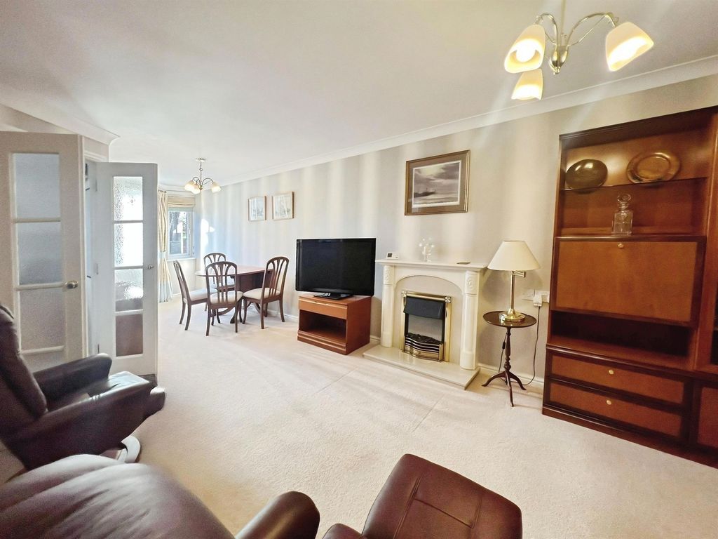 Property photo 2 of 17