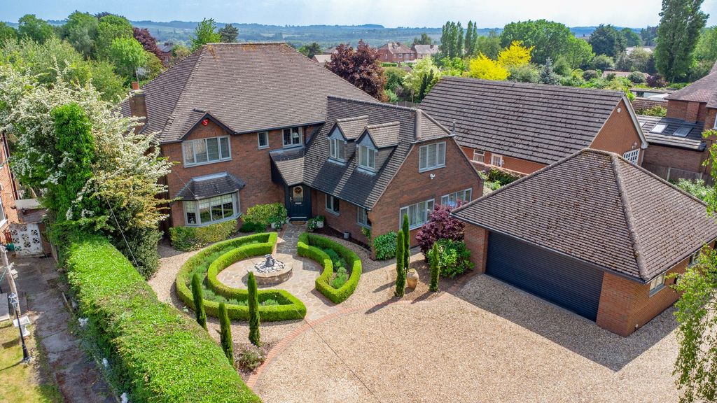 Property photo 1 of 53