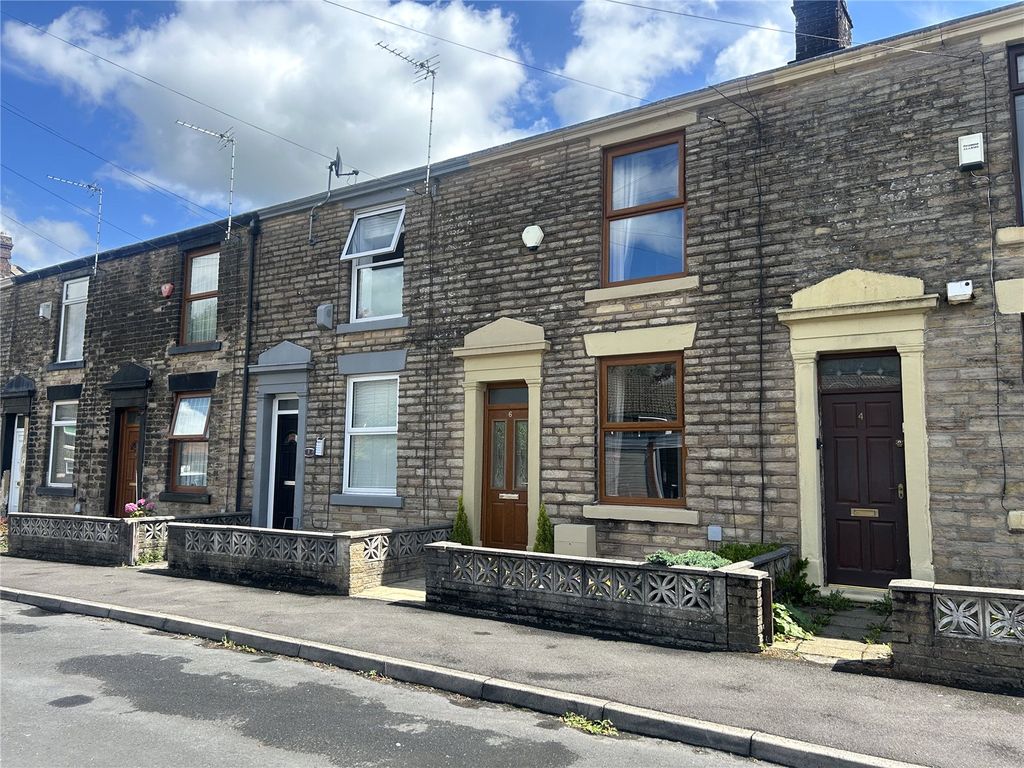 Property photo 2 of 14 External