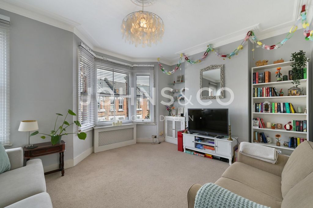 Property photo 1 of 8