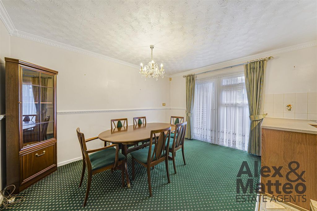 Property photo 3 of 25 Raymouth Road