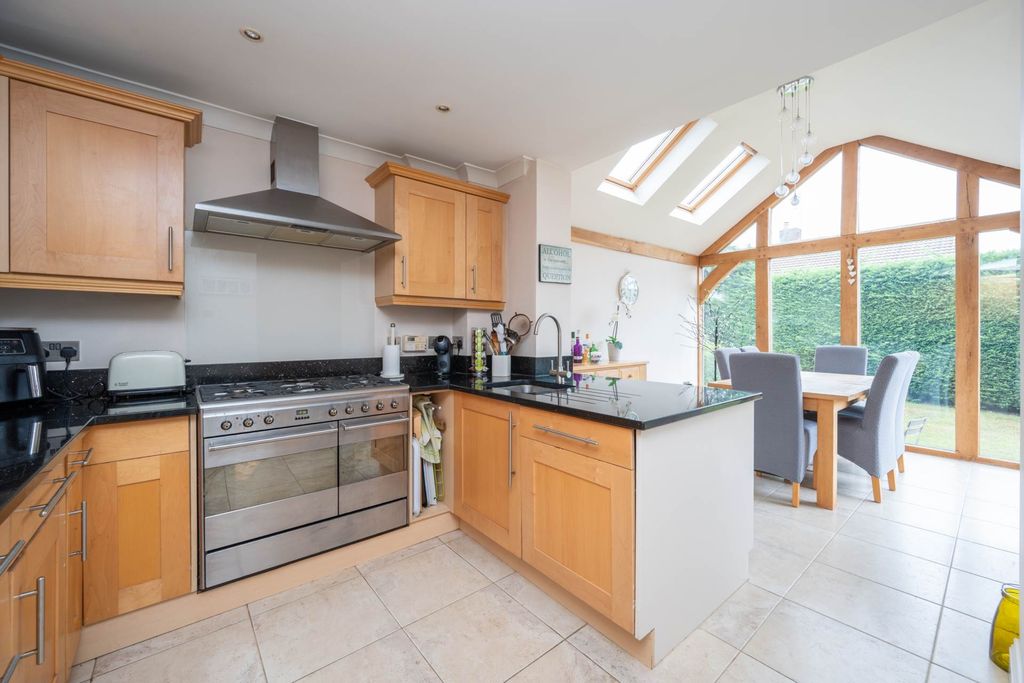 Property photo 3 of 22