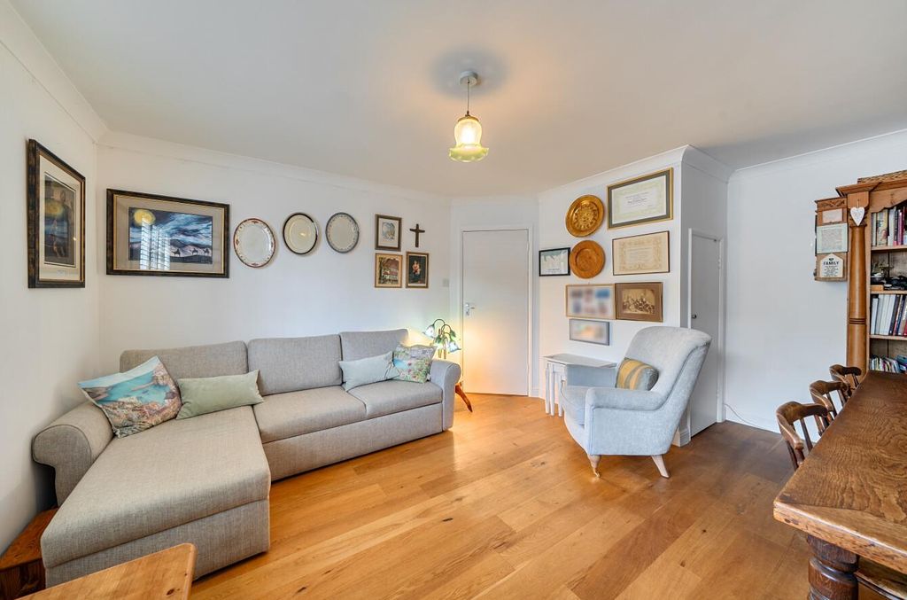 Property photo 2 of 12 Davidson Frost-Wellings, Dfw, Pentland Road, Bushe