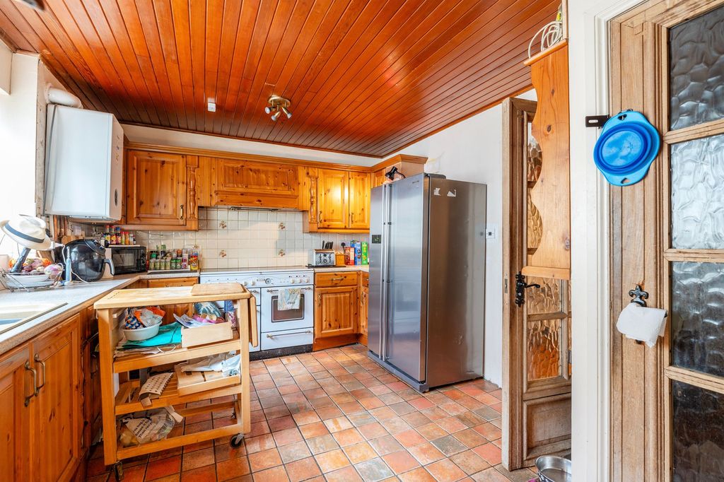 Property photo 3 of 29