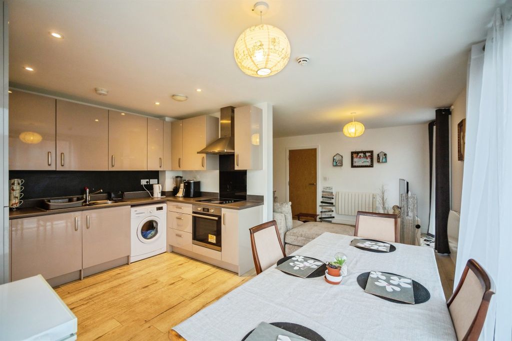 Property photo 2 of 11