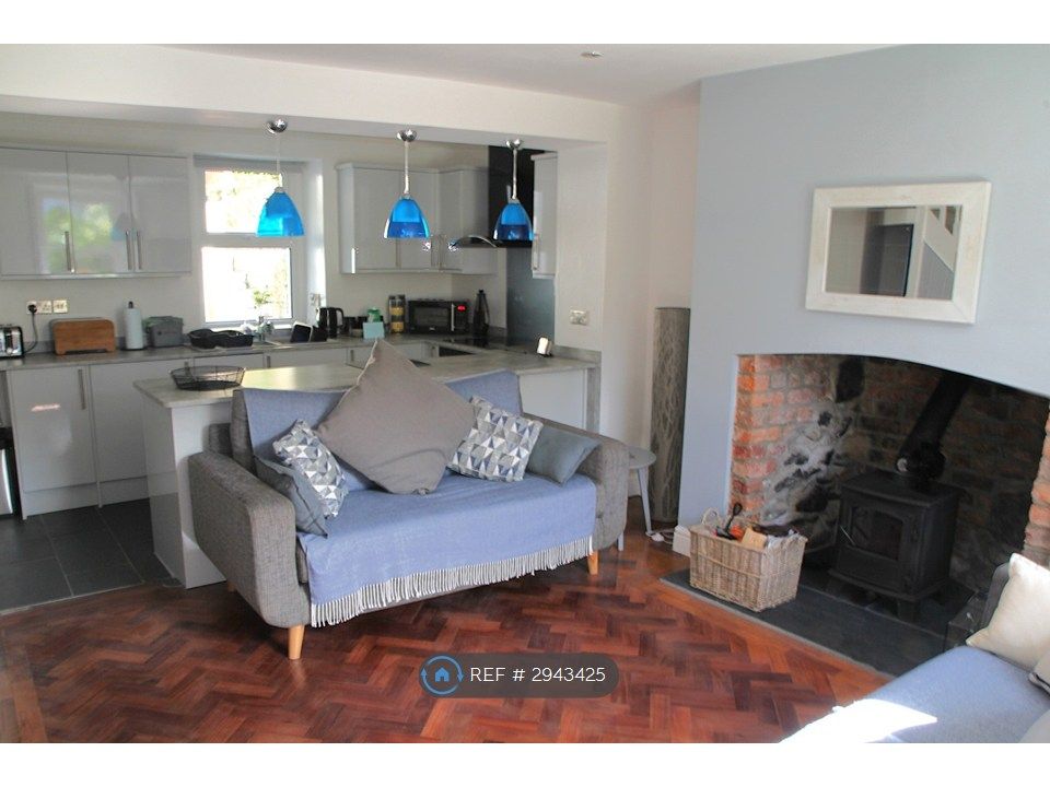 Property photo 1 of 10 Livingroom/Kitchen