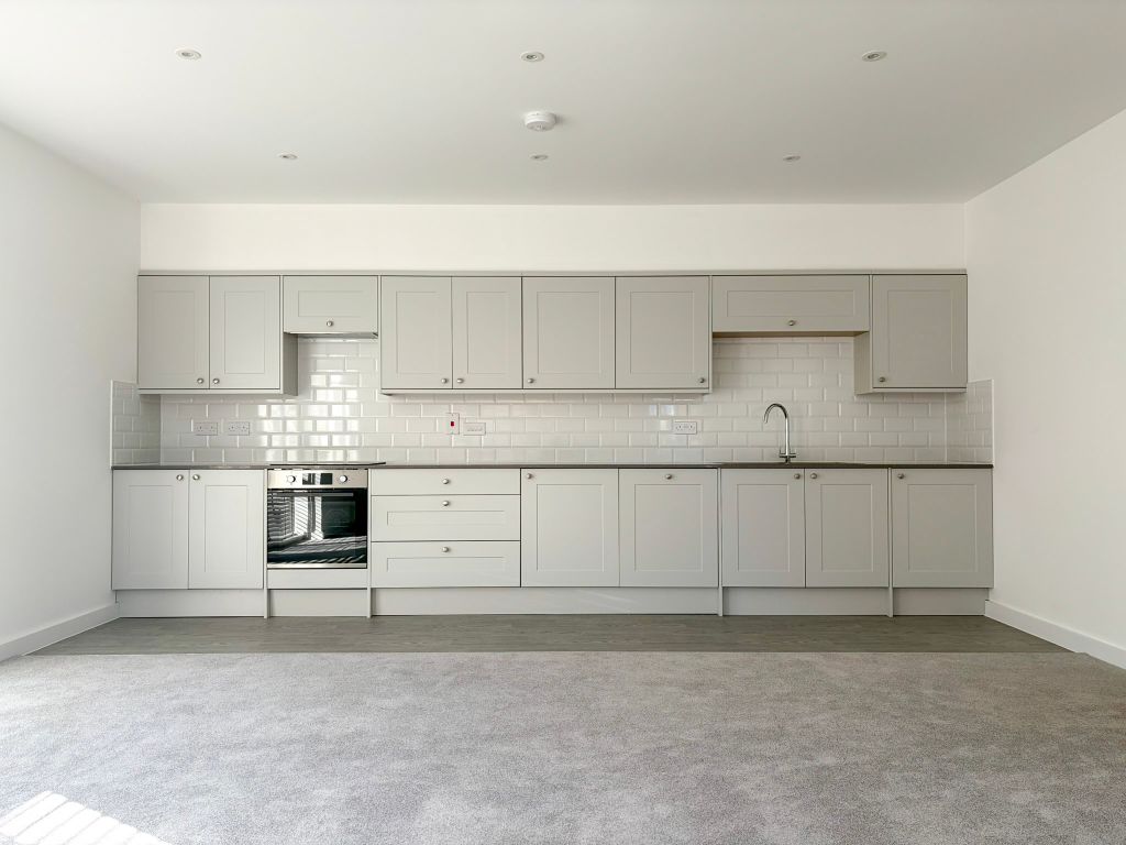 Property photo 2 of 17 Kitchen