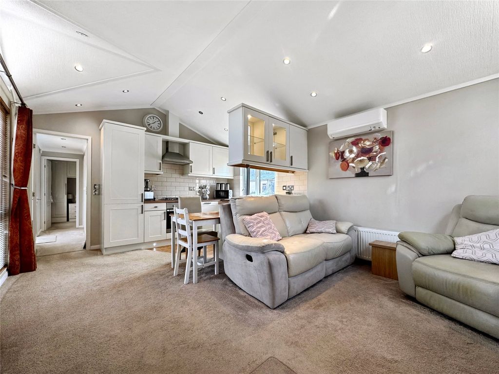 Property photo 2 of 16 Picture 2