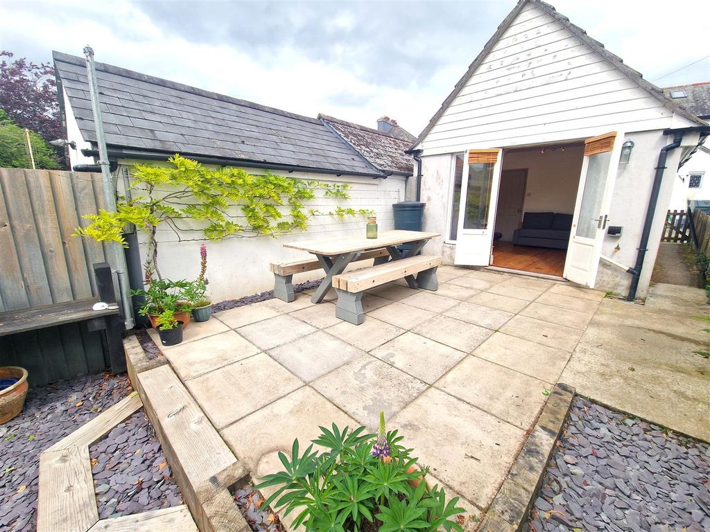 Property photo 3 of 20 Studio And Patio.Jpg