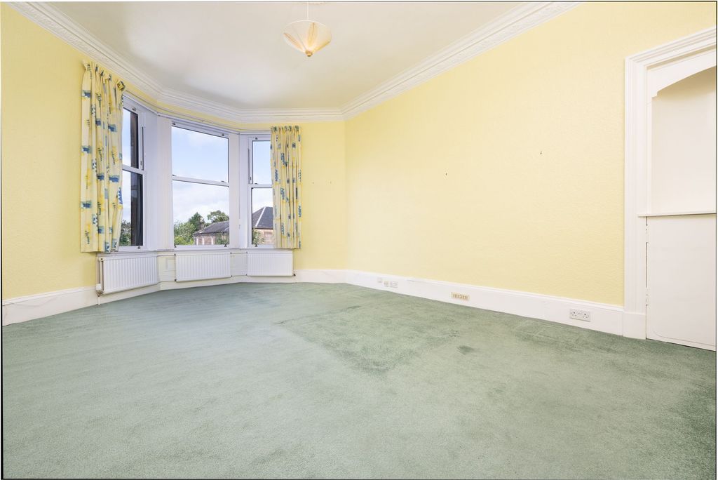 Property photo 3 of 34
