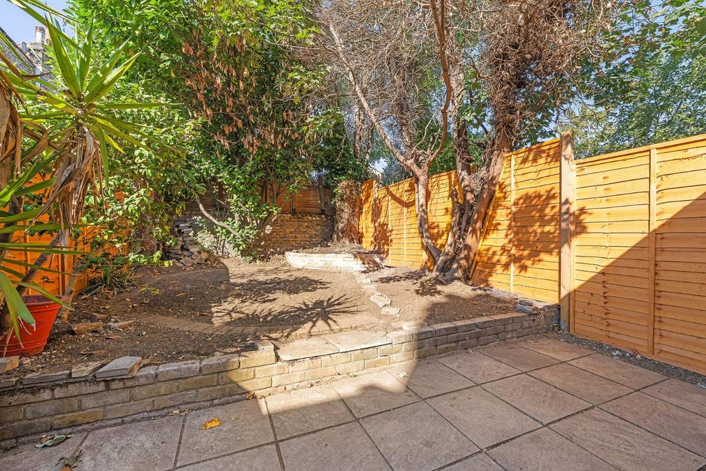 Property photo 2 of 13 Garden (2).Jpg