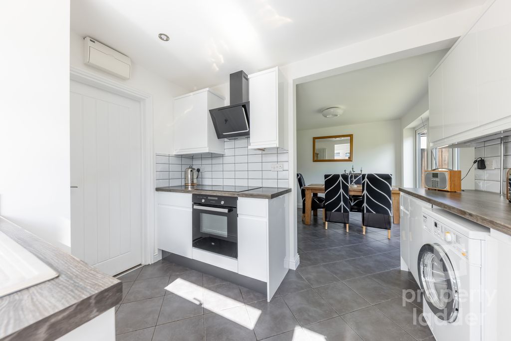 Property photo 2 of 17 Pl