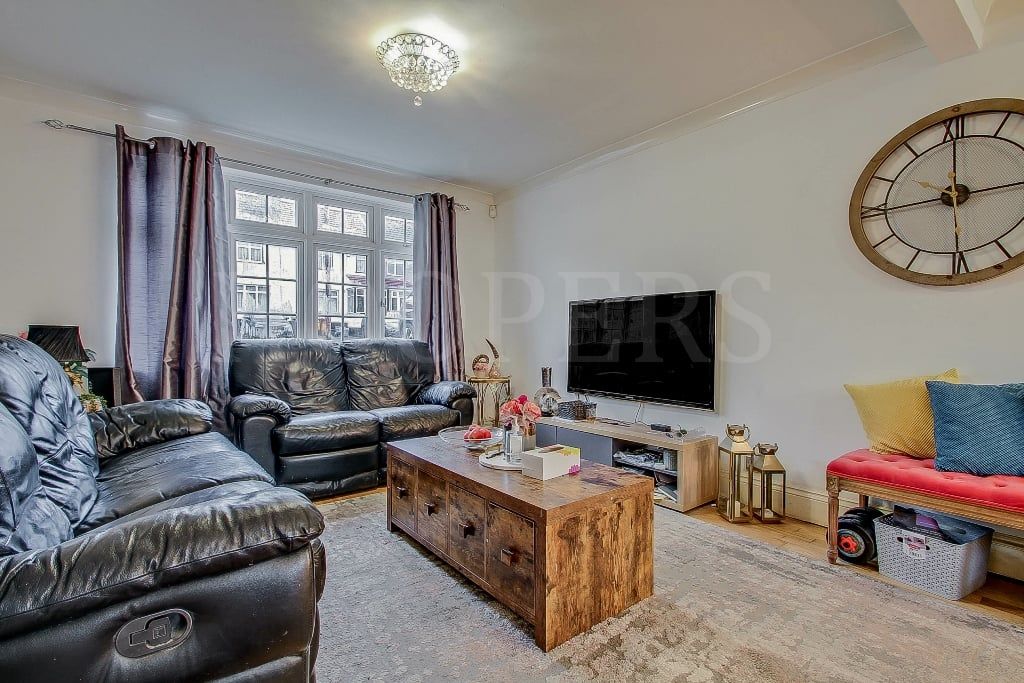Property photo 2 of 11