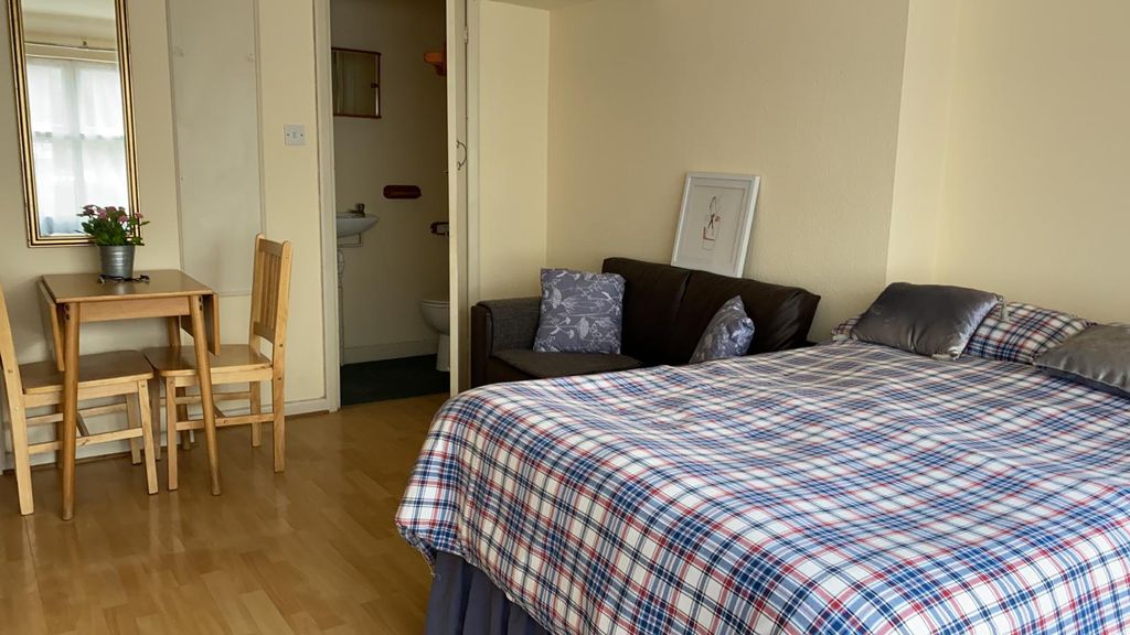 Property photo 1 of 5