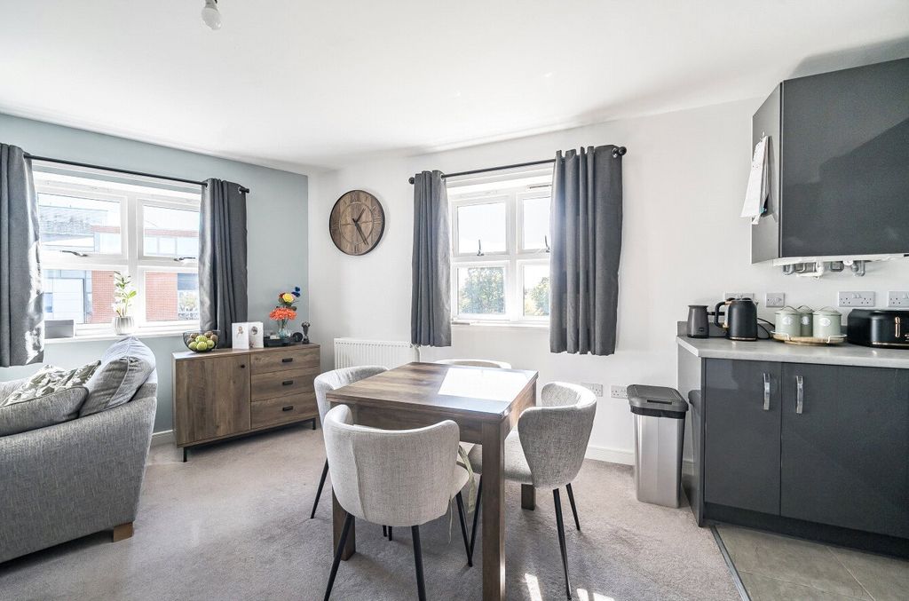 Property photo 3 of 8 1359171-6-68Dbd69...