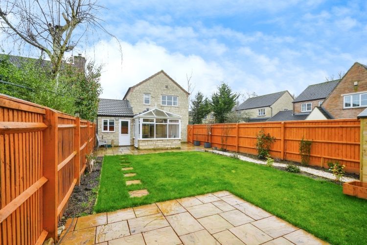 Property photo 2 of 9 12Martincloseox26...