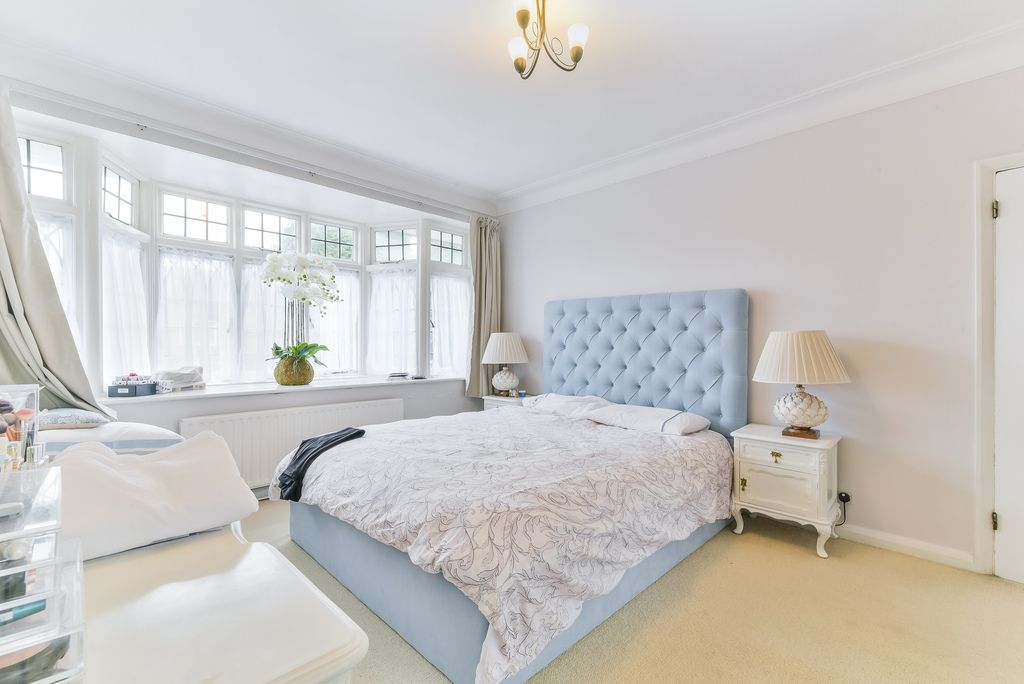 Property photo 3 of 6