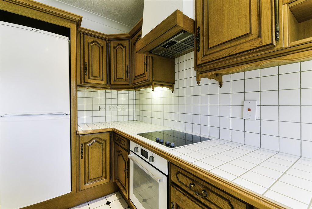 Property photo 3 of 15 Meade Court, 33- (5).Jpg