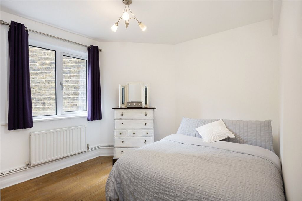 Property photo 3 of 8 Picture No. 11