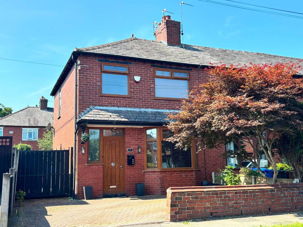 Property photo 1 of 17