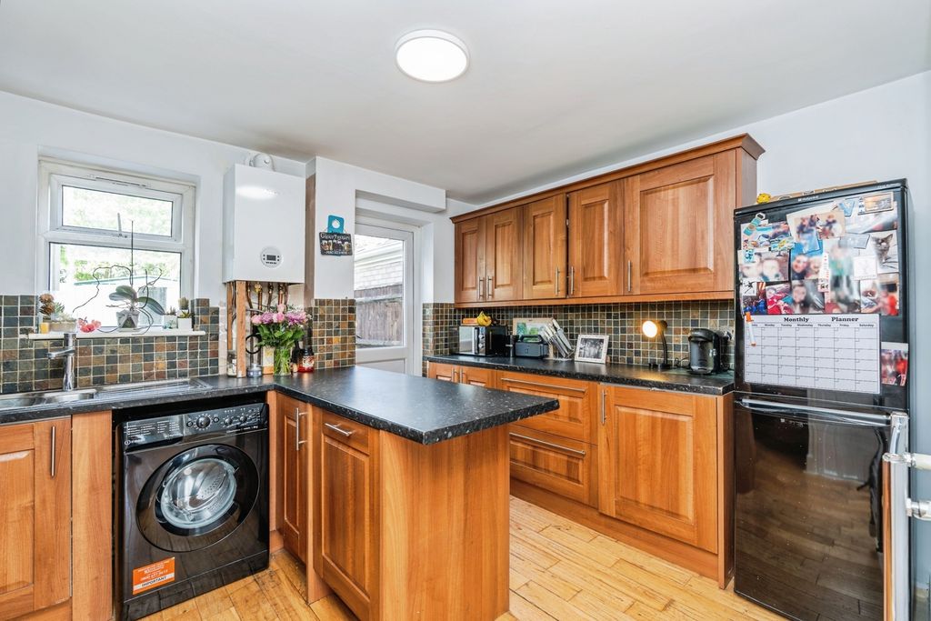 Property photo 3 of 20 Pbox-Img.Jpg