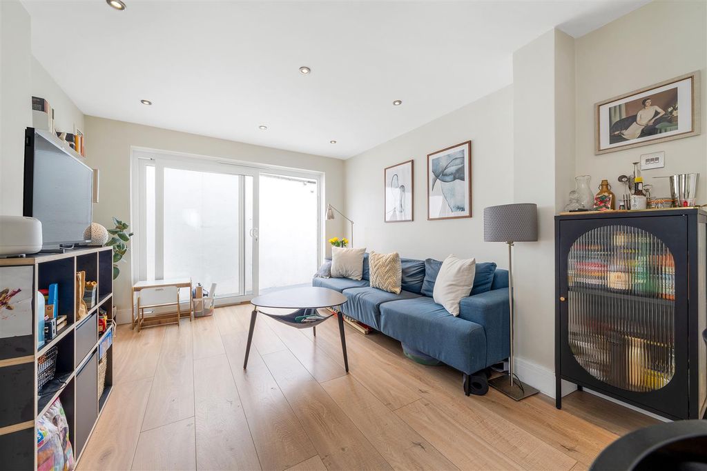 Property photo 3 of 13