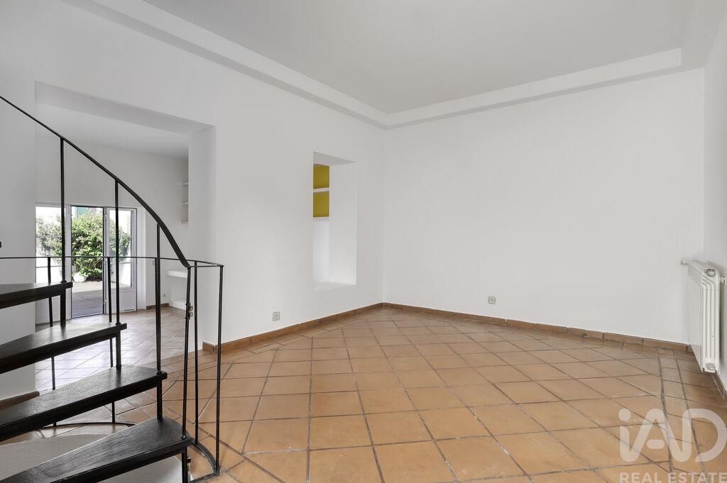Property photo 2 of 31