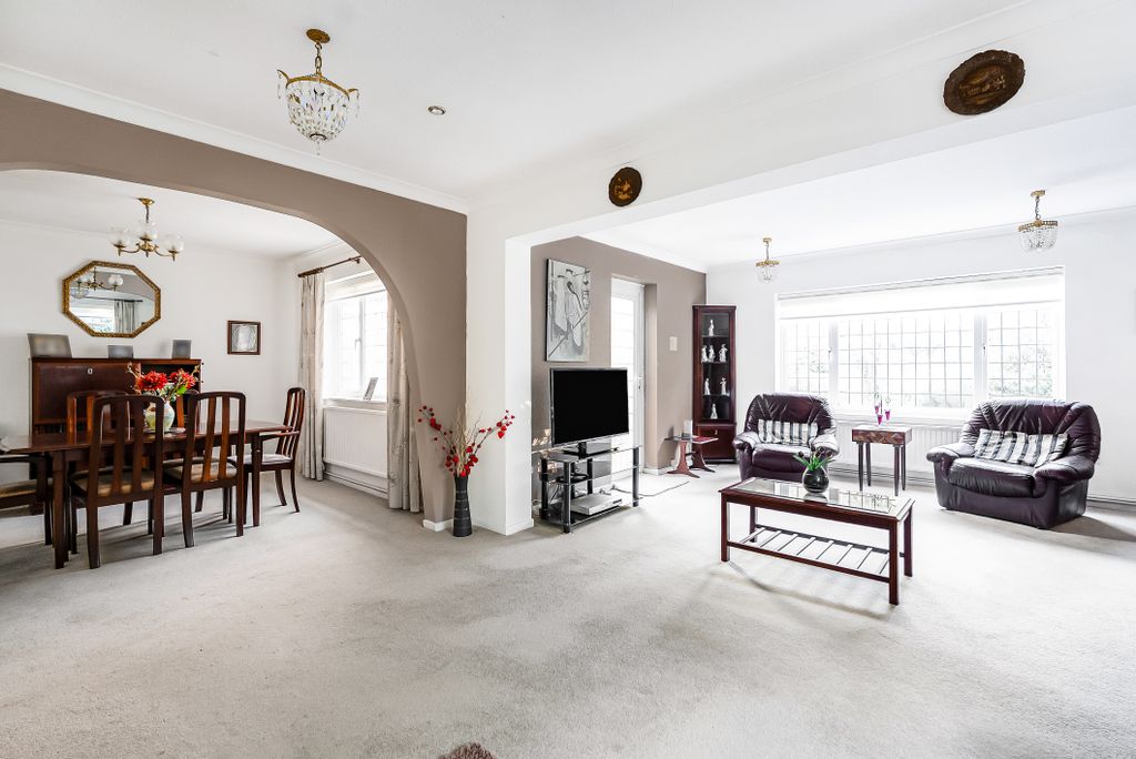Property photo 3 of 12 Living/Dining Room