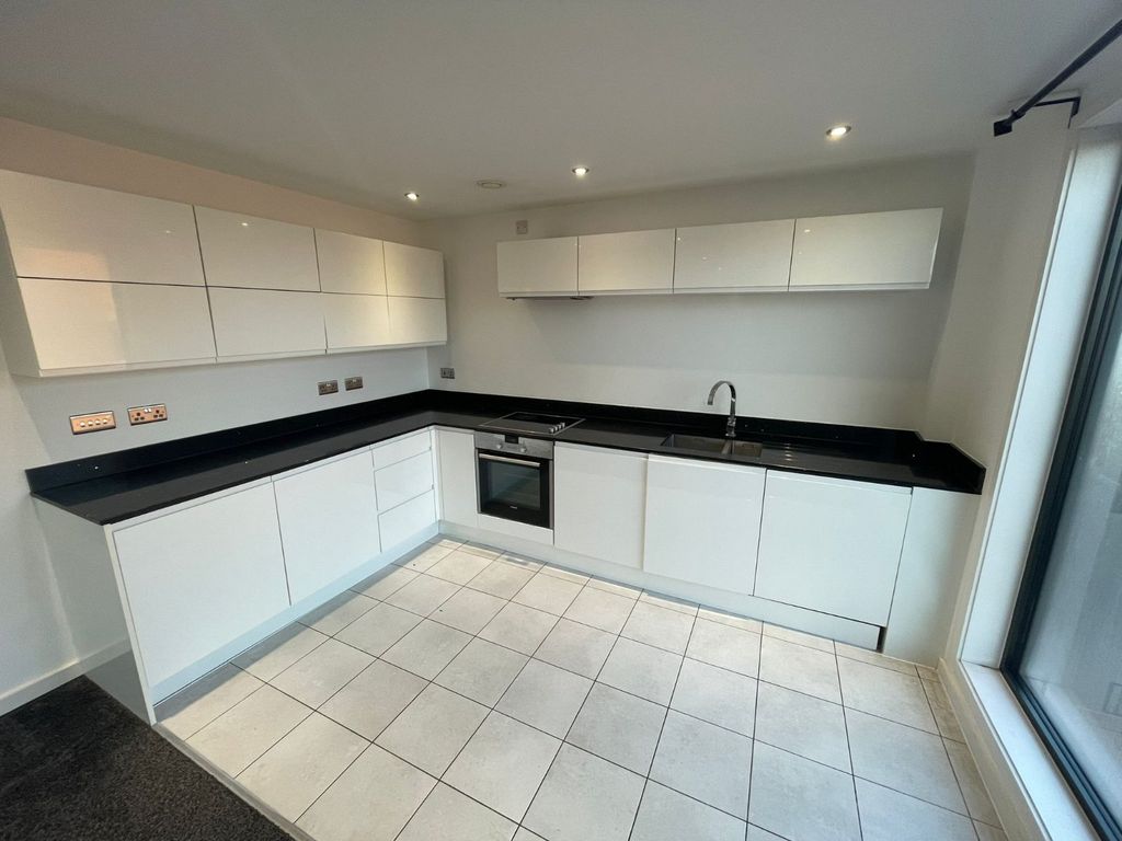Property photo 2 of 6 Picture No. 10