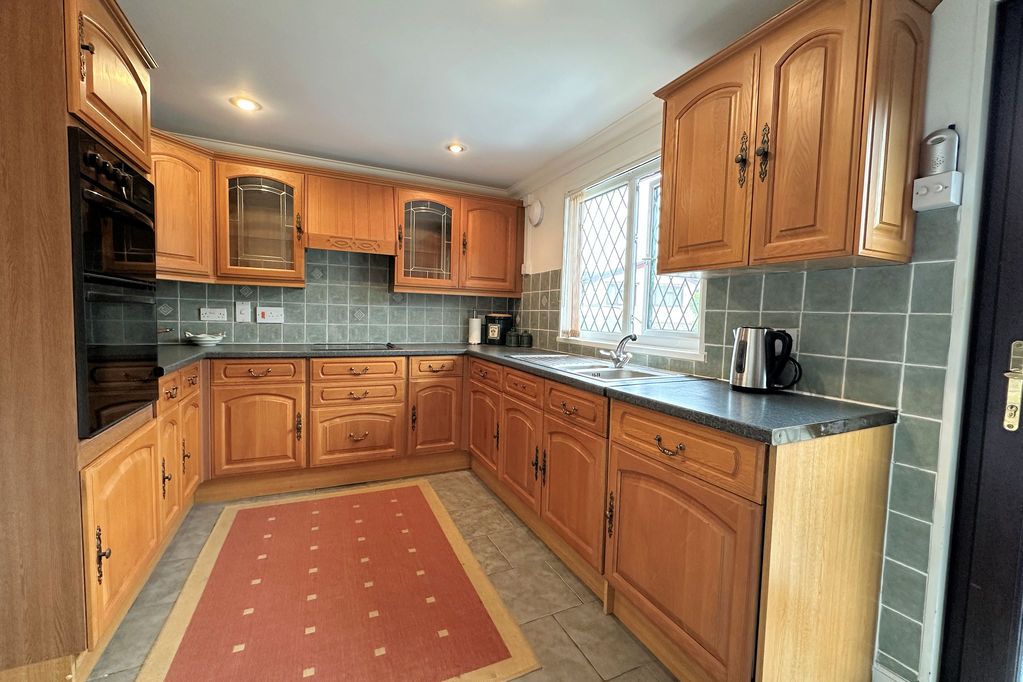 Property photo 2 of 17 Kitchen