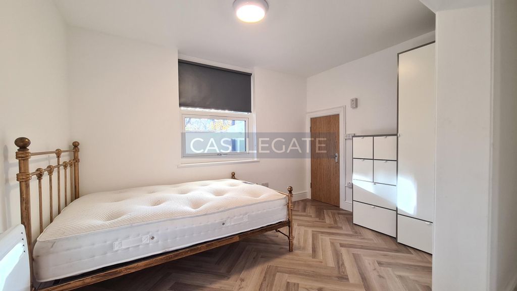 Property photo 3 of 8 20251202_104713