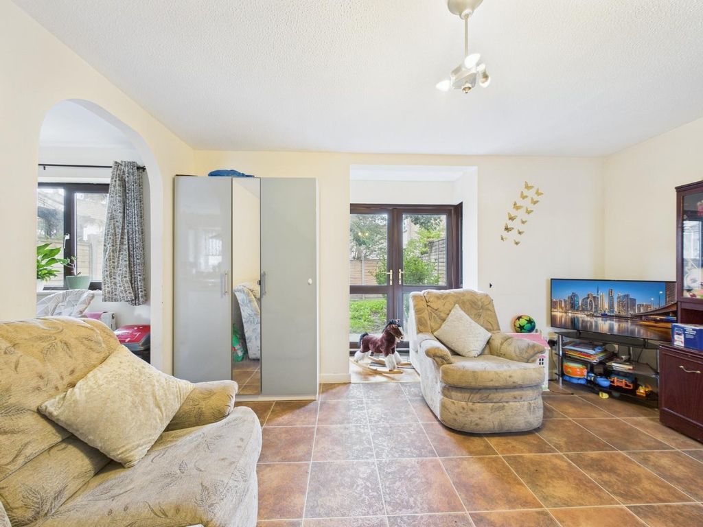 Property photo 2 of 13 Cam01530G0-Pr0353-Still005.Jpg