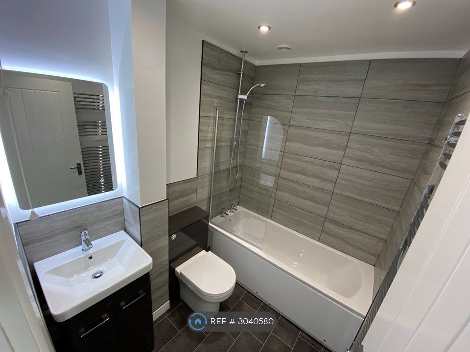 Property photo 3 of 12 Bathroom