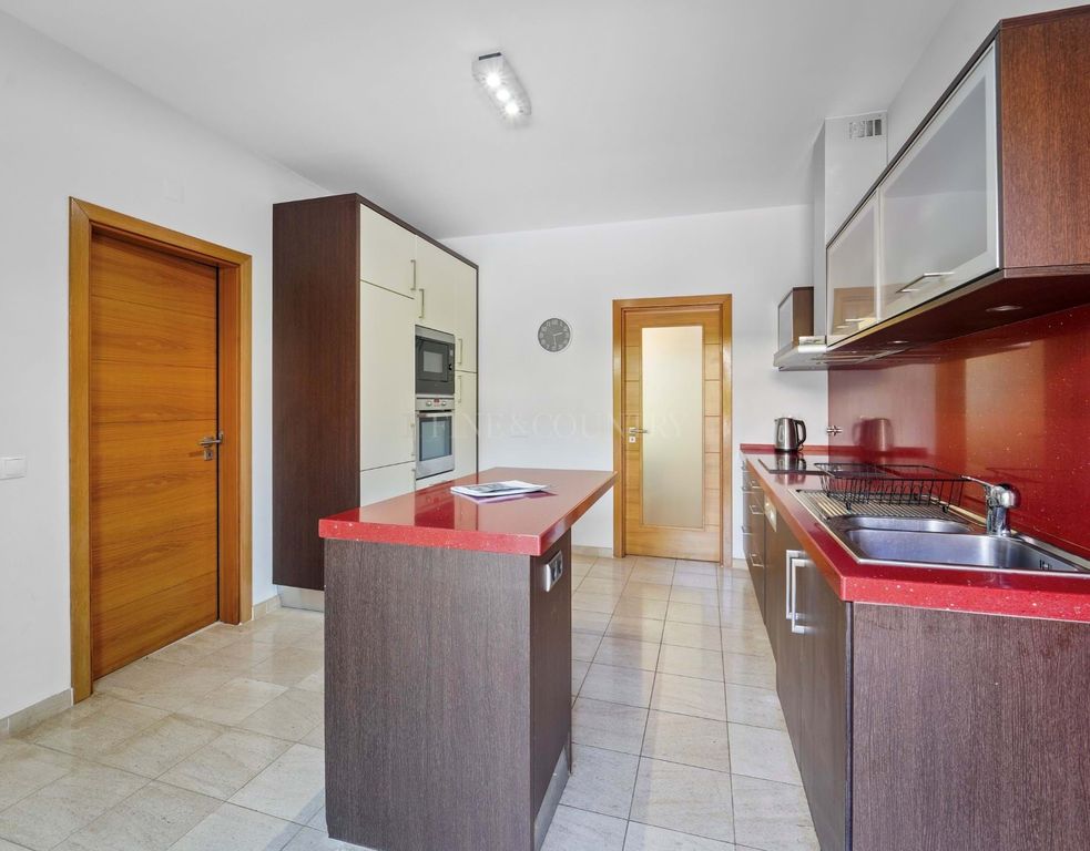 Property photo 3 of 30