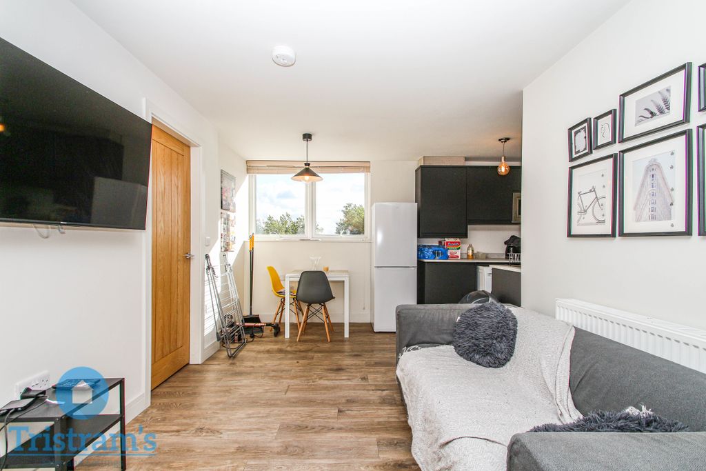 Property photo 2 of 11 Img_9860